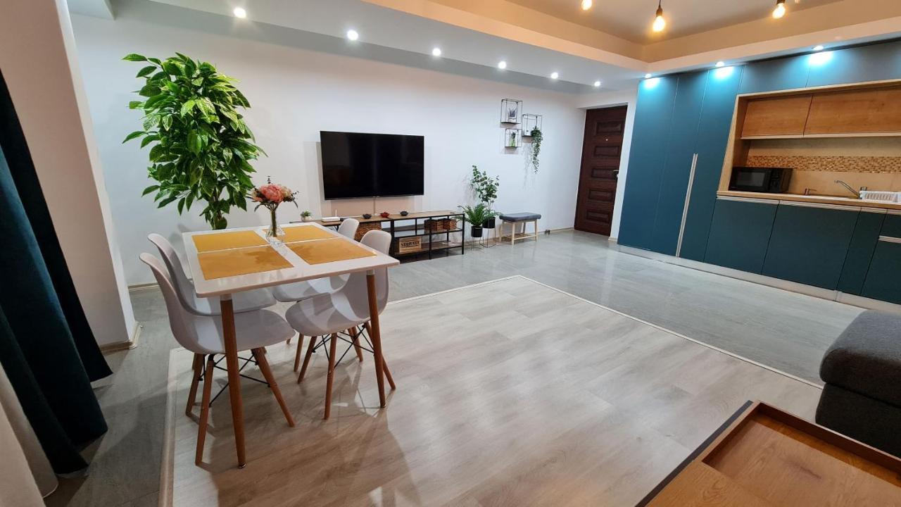 Zander Home Apartment Buşteni Exterior foto