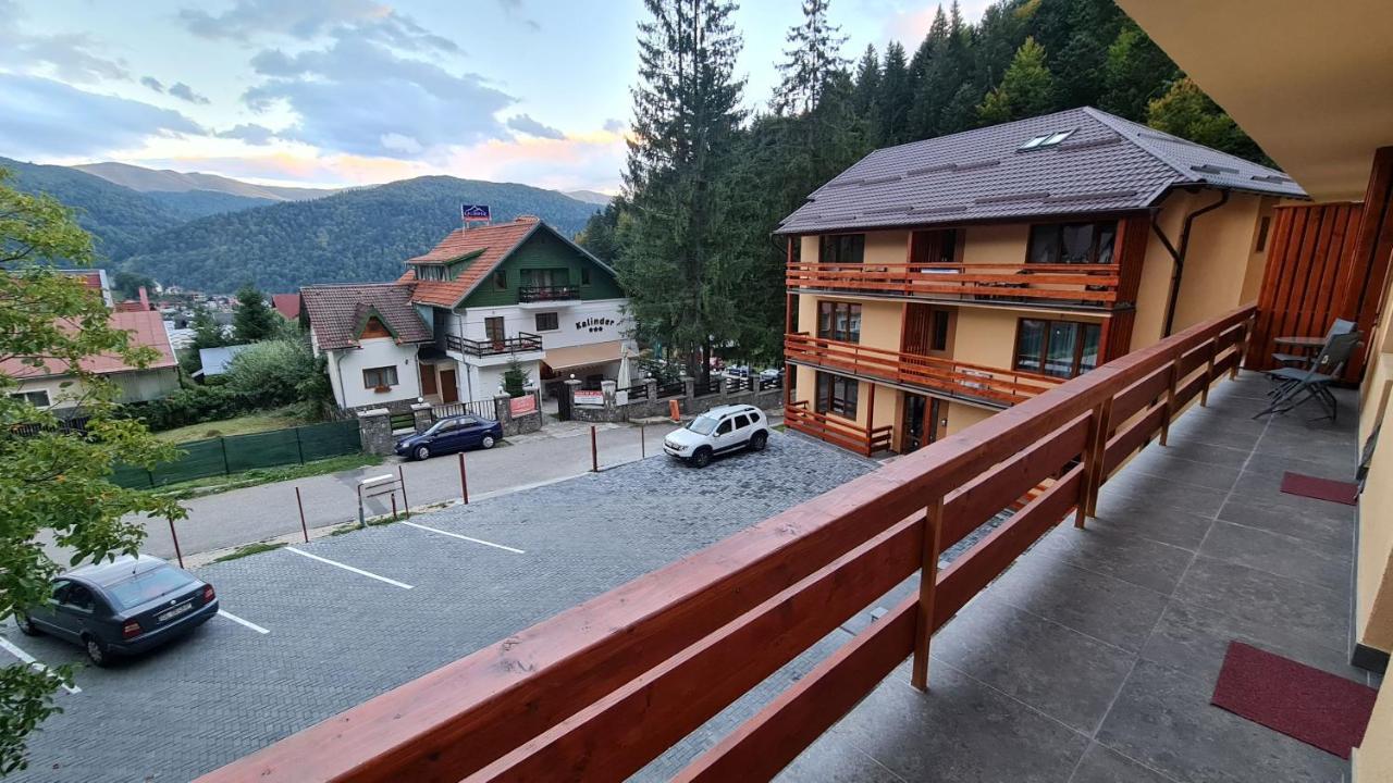 Zander Home Apartment Buşteni Exterior foto